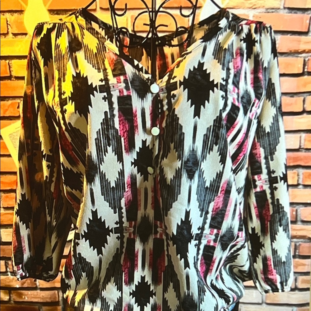 👚 Living Doll – Tribal Print Blouse – Sz Medium (NWOT) / O